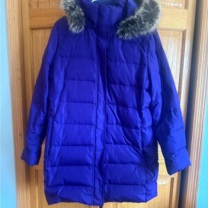Lands' End Women's Large  purple down parka with Faux Fur Hood - Like new